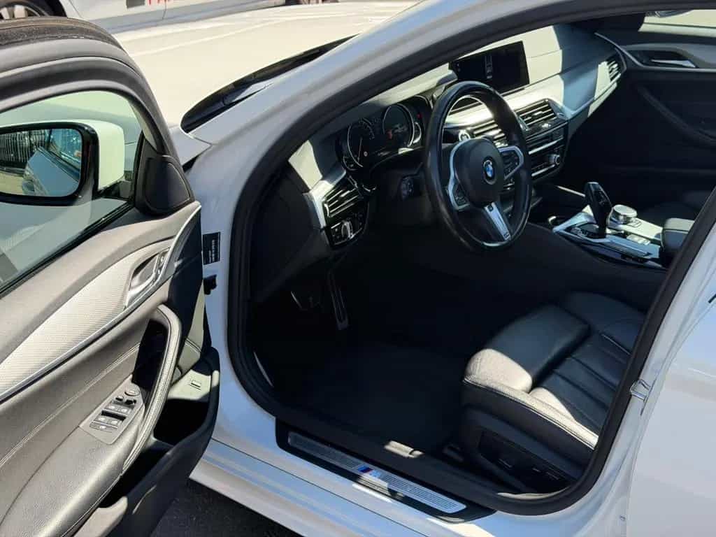BMW 5 Series 520d M-Sport*LED;PANO;LEDER;HEAD-UP* 05/2017-photo-11