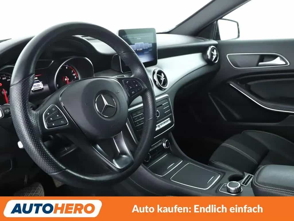 Mercedes-Benz GLA-Class 180 Urban Aut.*NAV*LED*TEMP*PDC*SHZ*ALU* 12/2019-photo-10