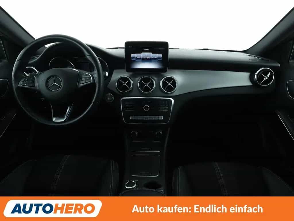 Mercedes-Benz GLA-Class 180 Urban Aut.*NAV*LED*TEMP*PDC*SHZ*ALU* 12/2019-photo-11
