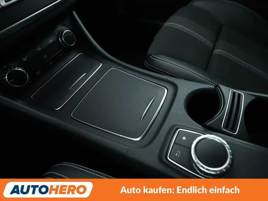 Mercedes-Benz GLA-Class 180 Urban Aut.*NAV*LED*TEMP*PDC*SHZ*ALU* 12/2019-photo-23