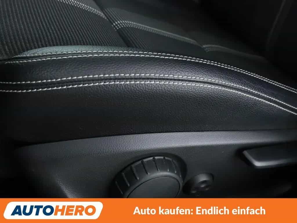 Mercedes-Benz GLA-Class 180 Urban Aut.*NAV*LED*TEMP*PDC*SHZ*ALU* 12/2019-photo-28