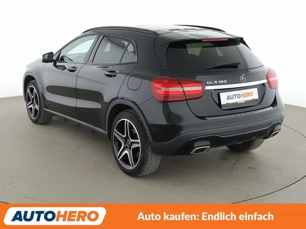 Mercedes-Benz GLA-Class 180 Urban Aut.*NAV*LED*TEMP*PDC*SHZ*ALU* 12/2019-photo-3