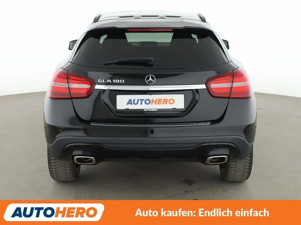 Mercedes-Benz GLA-Class 180 Urban Aut.*NAV*LED*TEMP*PDC*SHZ*ALU* 12/2019-photo-4