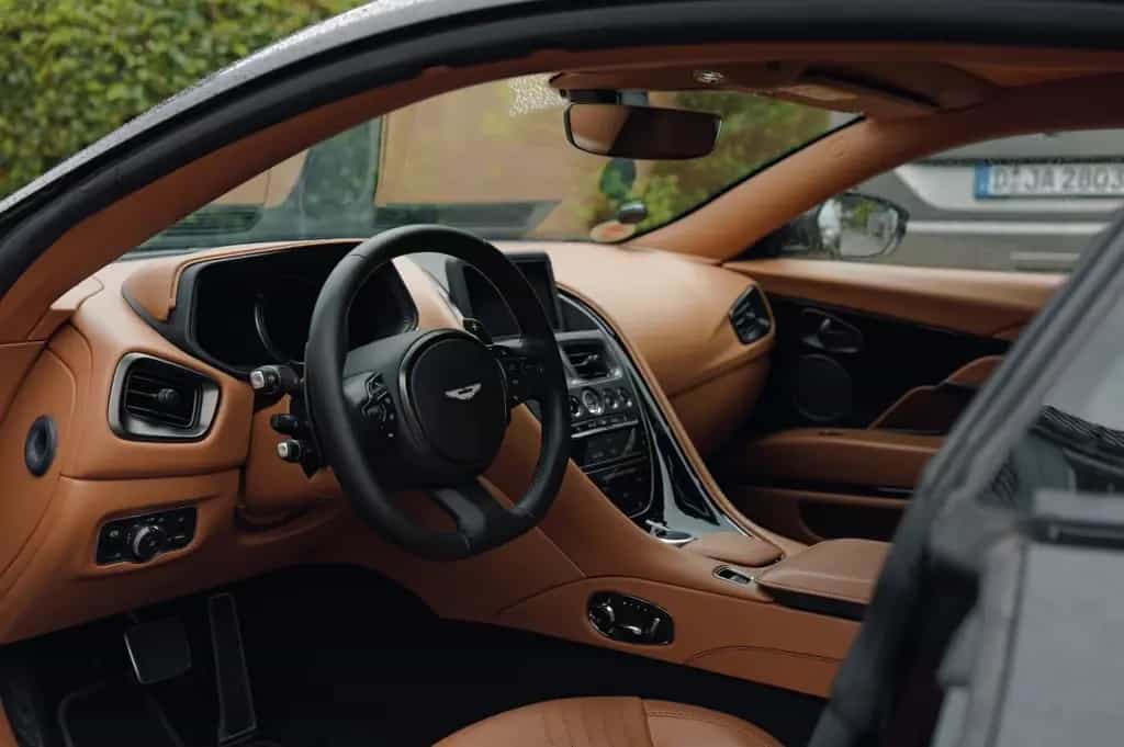 Aston Martin DB11 4.0 V8 - 05/2020-photo-13