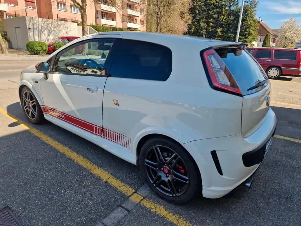 Abarth Punto Evo 1.4 MultiAir 07/2011-photo-2