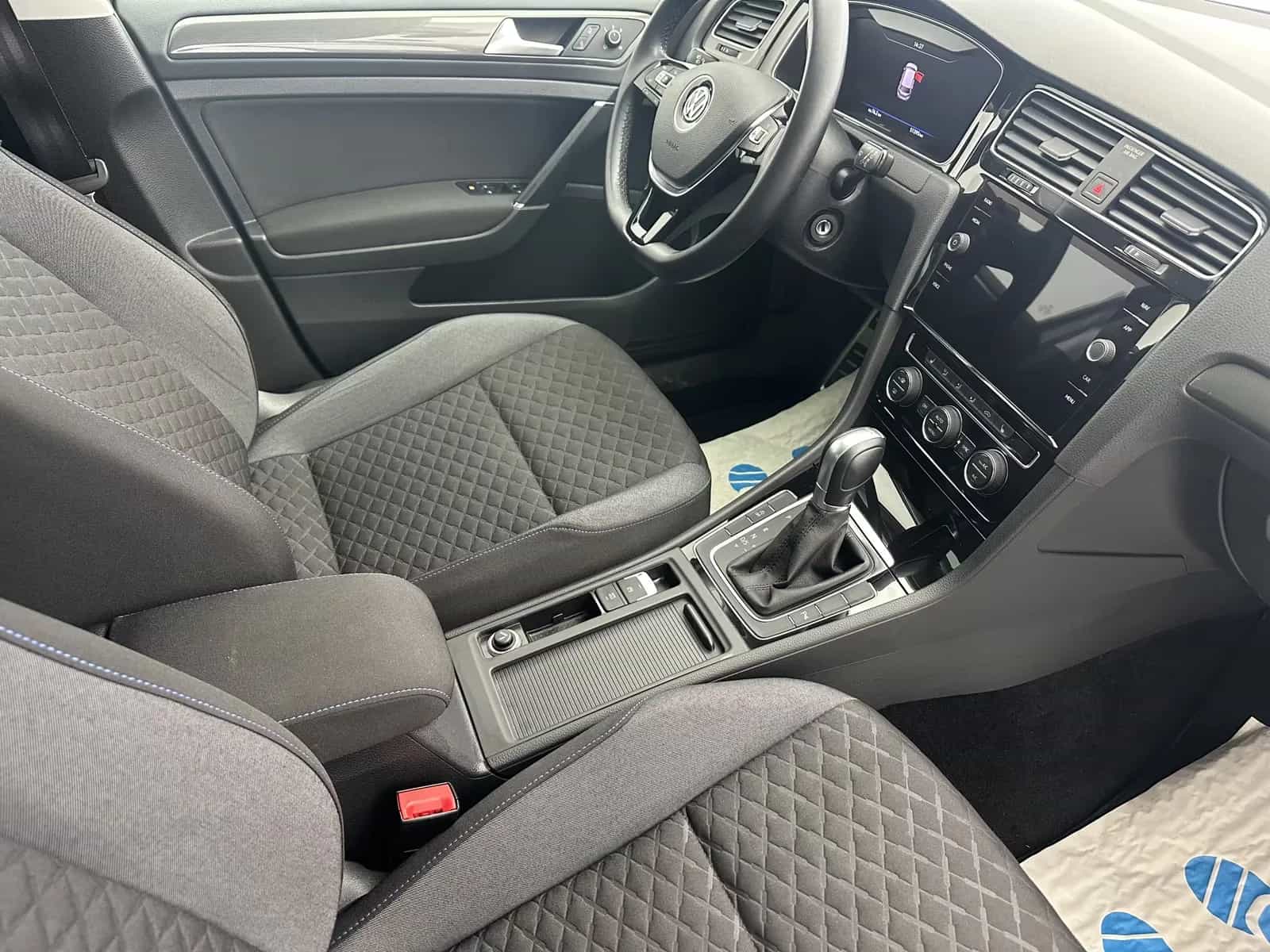 Volkswagen Golf 1.0 Sound 06/2018-photo-10