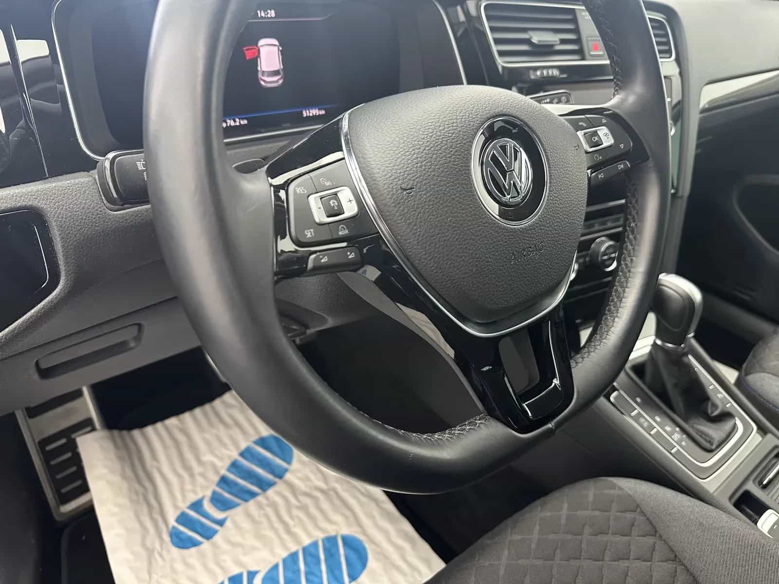 Volkswagen Golf 1.0 Sound 06/2018-photo-13