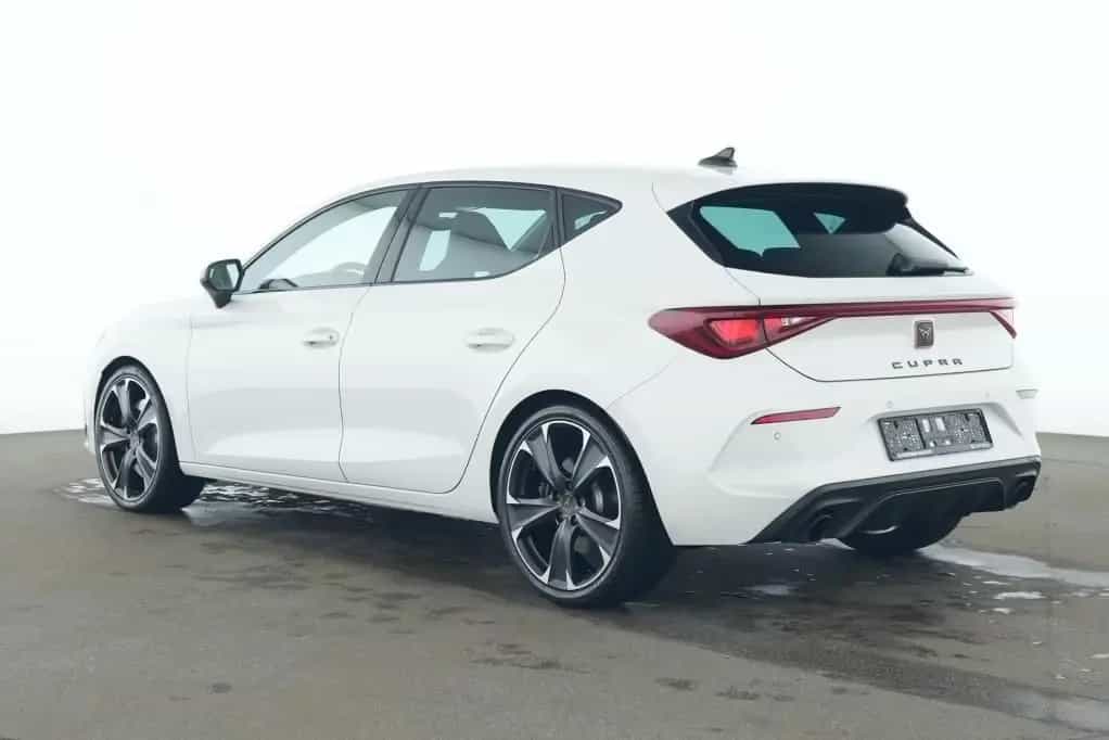 Cupra Leon VZ 2.0 TSI 180kW DSG LED*NAV*ACC*PDC*KLIMA* 01/2024-photo-3