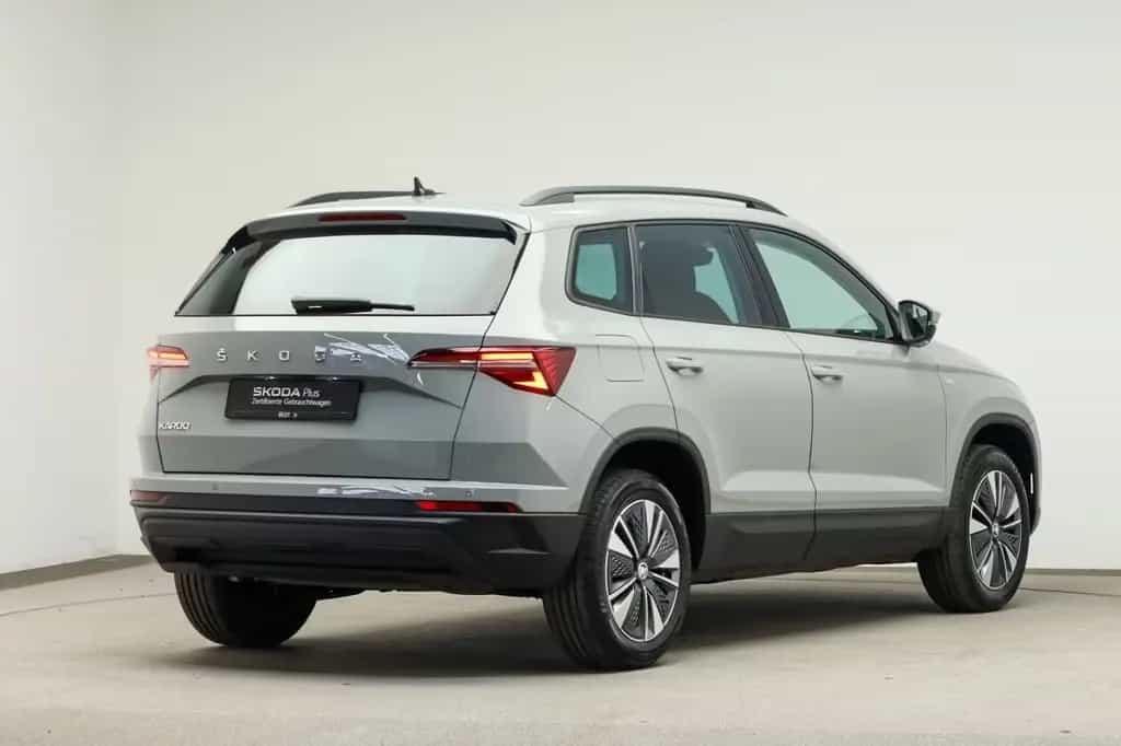 Skoda Karoq 1.5 TSI DSG Tour*LED*AHK*KAMERA*PDC*NAVI 02/2023-photo-2