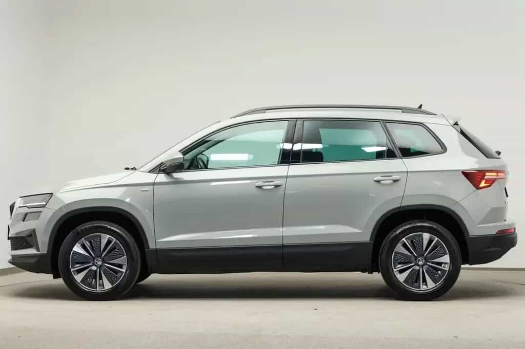 Skoda Karoq 1.5 TSI DSG Tour*LED*AHK*KAMERA*PDC*NAVI 02/2023-photo-3