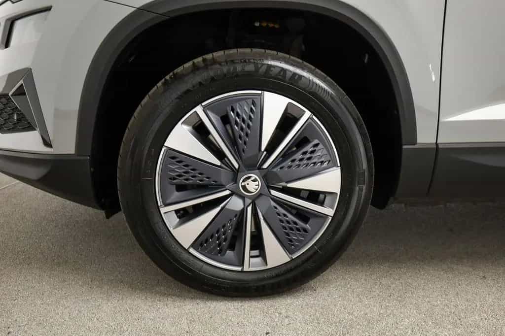 Skoda Karoq 1.5 TSI DSG Tour*LED*AHK*KAMERA*PDC*NAVI 02/2023-photo-7