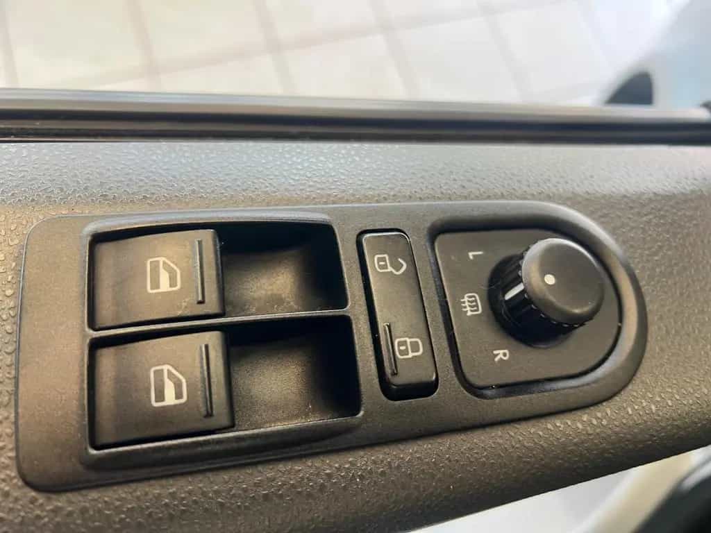 Volkswagen Multivan Standh Leder 1Hand Tisch&Bettfunk 10/2011-photo-10