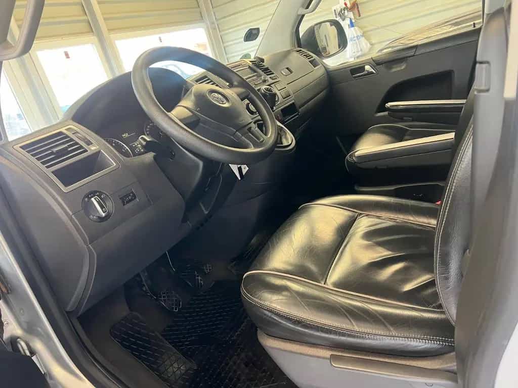 Volkswagen Multivan Standh Leder 1Hand Tisch&Bettfunk 10/2011-photo-11