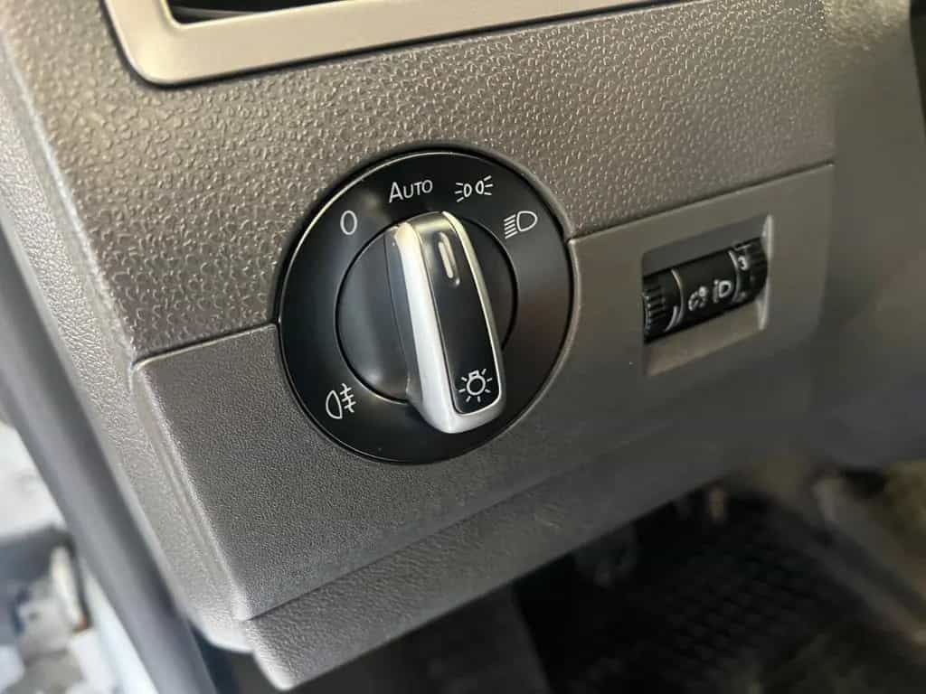 Volkswagen Multivan Standh Leder 1Hand Tisch&Bettfunk 10/2011-photo-14