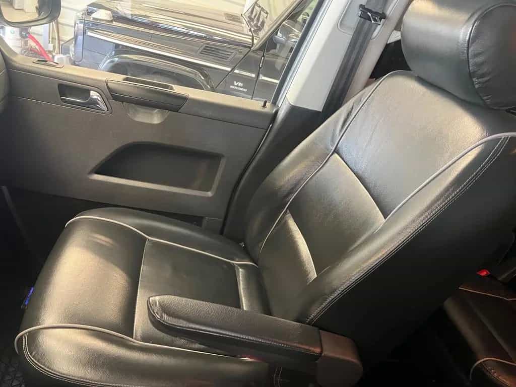 Volkswagen Multivan Standh Leder 1Hand Tisch&Bettfunk 10/2011-photo-18