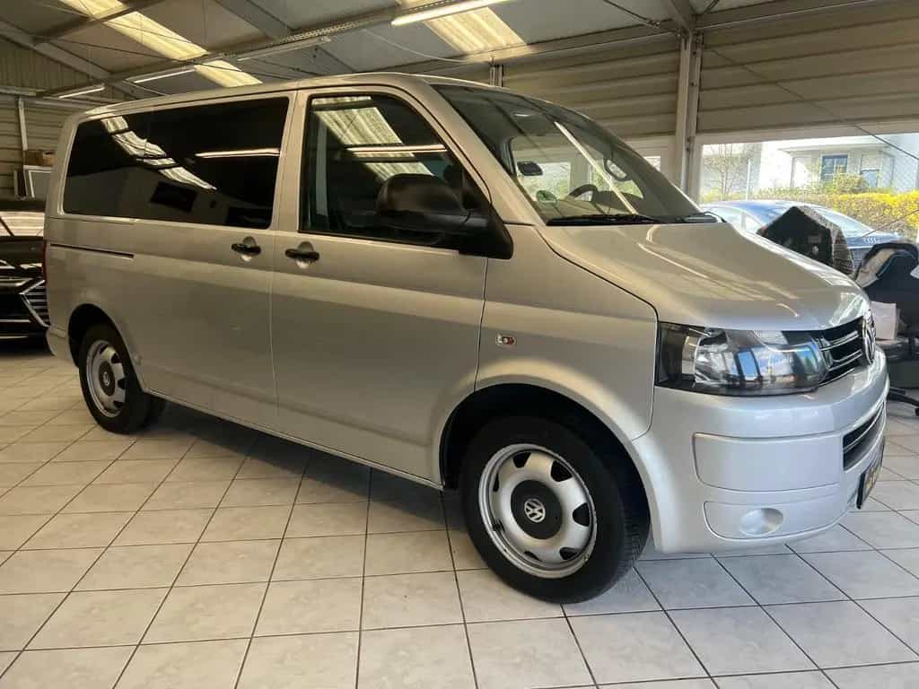 Volkswagen Multivan Standh Leder 1Hand Tisch&Bettfunk 10/2011-photo-2