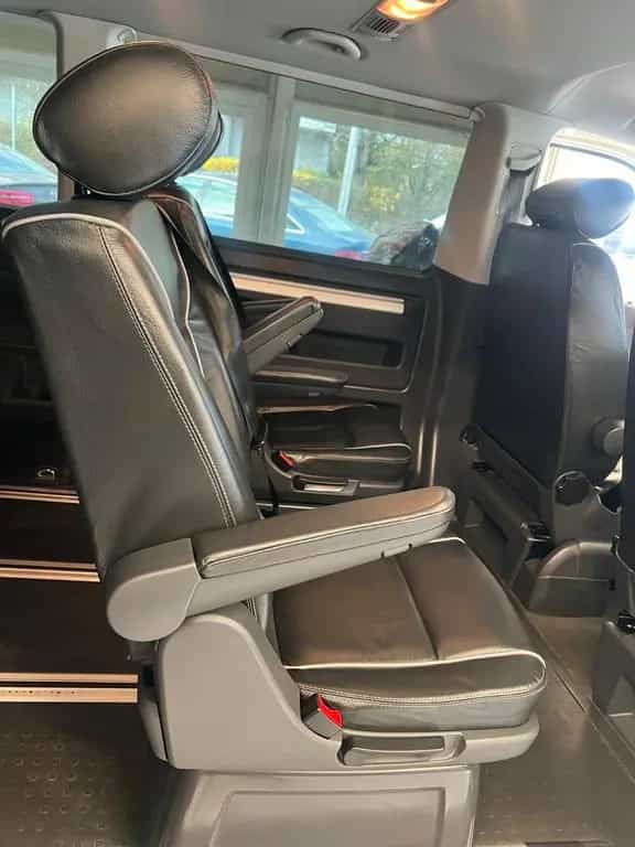 Volkswagen Multivan Standh Leder 1Hand Tisch&Bettfunk 10/2011-photo-24
