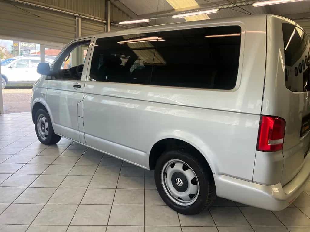 Volkswagen Multivan Standh Leder 1Hand Tisch&Bettfunk 10/2011-photo-9