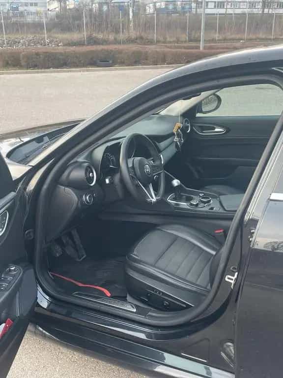 Alfa Romeo Giulia 2.2 09/2016-photo-2