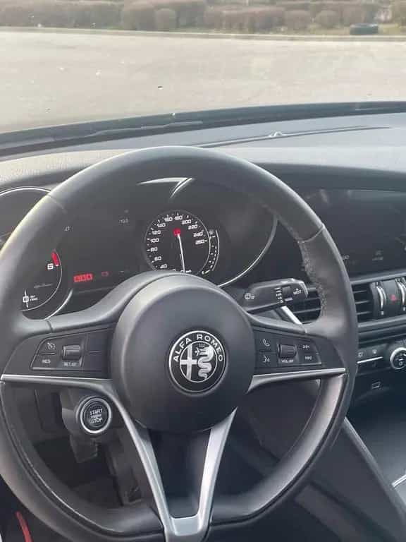 Alfa Romeo Giulia 2.2 09/2016-photo-3