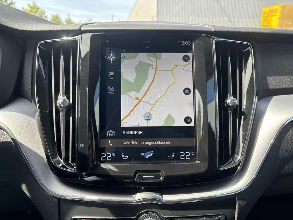 Volvo XC60 D4 AWD Momentum 360° ACC AHK BLIS HUD LUFT 01/2018-photo-10