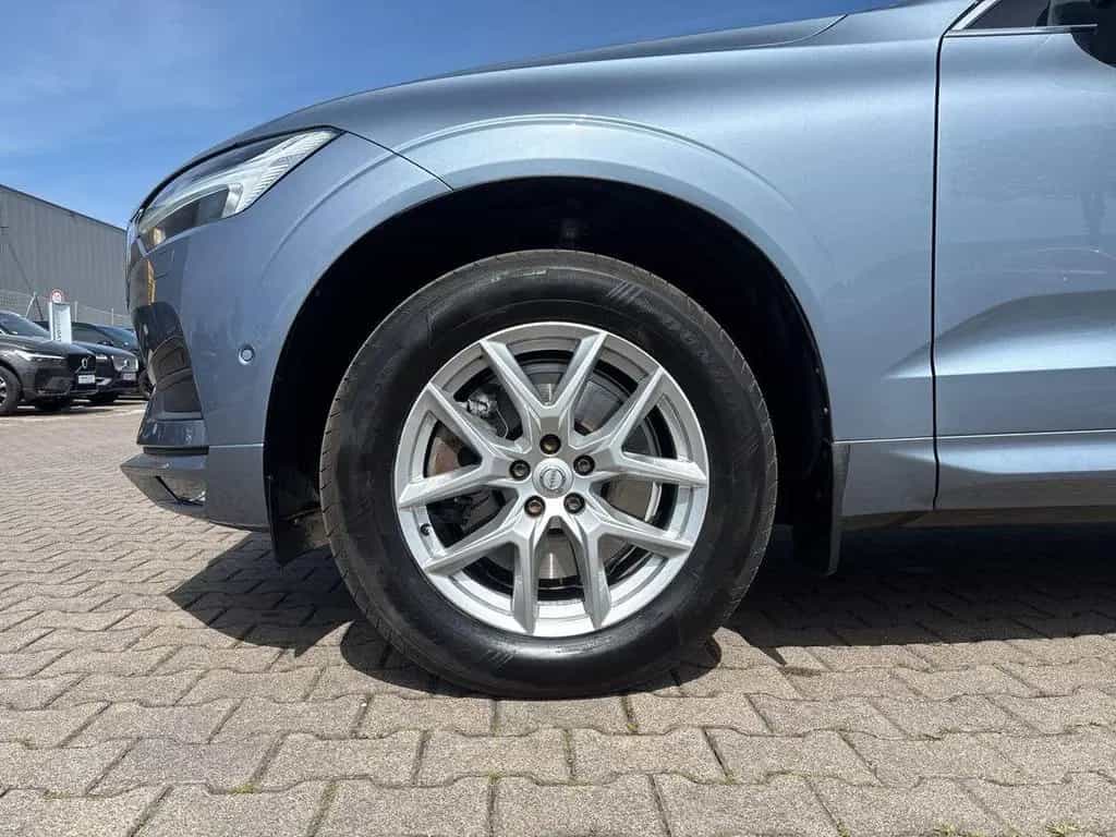 Volvo XC60 D4 AWD Momentum 360° ACC AHK BLIS HUD LUFT 01/2018-photo-7