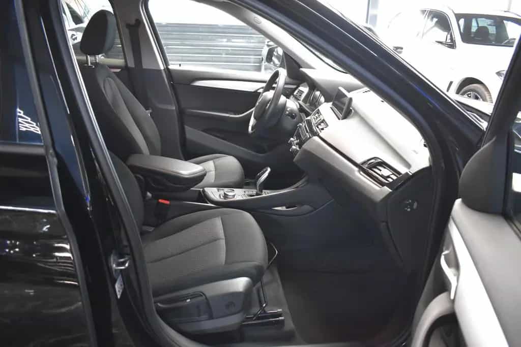 BMW X1 sDrive 18 i Advantage*LED*NAVIGATION*SHZ*PDC* 11/2021-photo-6