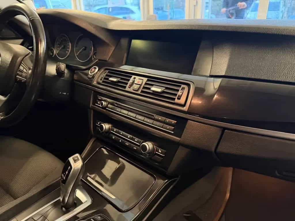 BMW 5 Series 523 i Limousine Xenon Autom Gr.Navi 1Hand 07/2011-photo-14