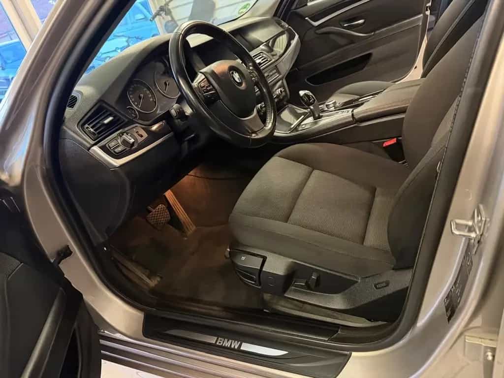 BMW 5 Series 523 i Limousine Xenon Autom Gr.Navi 1Hand 07/2011-photo-16