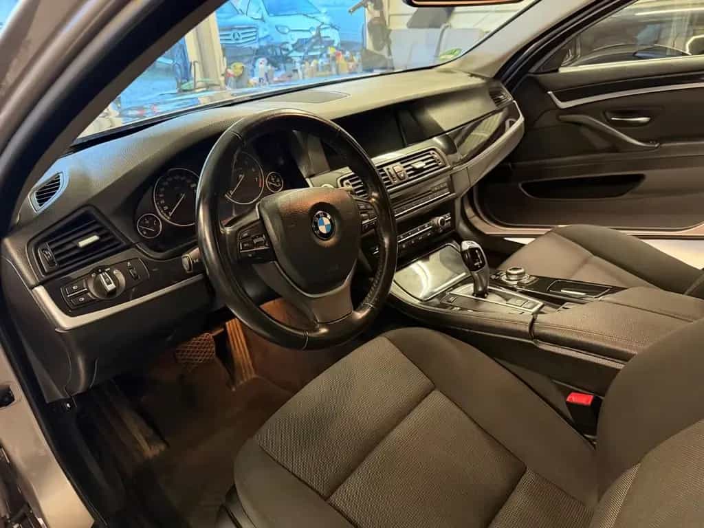 BMW 5 Series 523 i Limousine Xenon Autom Gr.Navi 1Hand 07/2011-photo-18