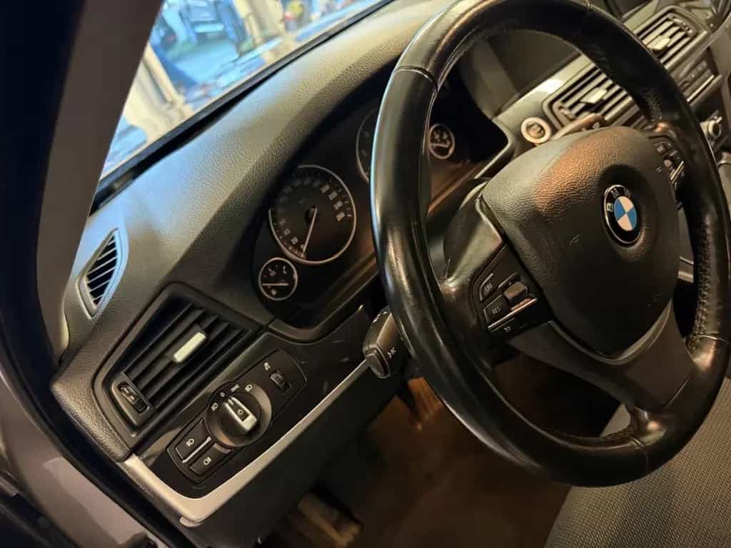 BMW 5 Series 523 i Limousine Xenon Autom Gr.Navi 1Hand 07/2011-photo-25