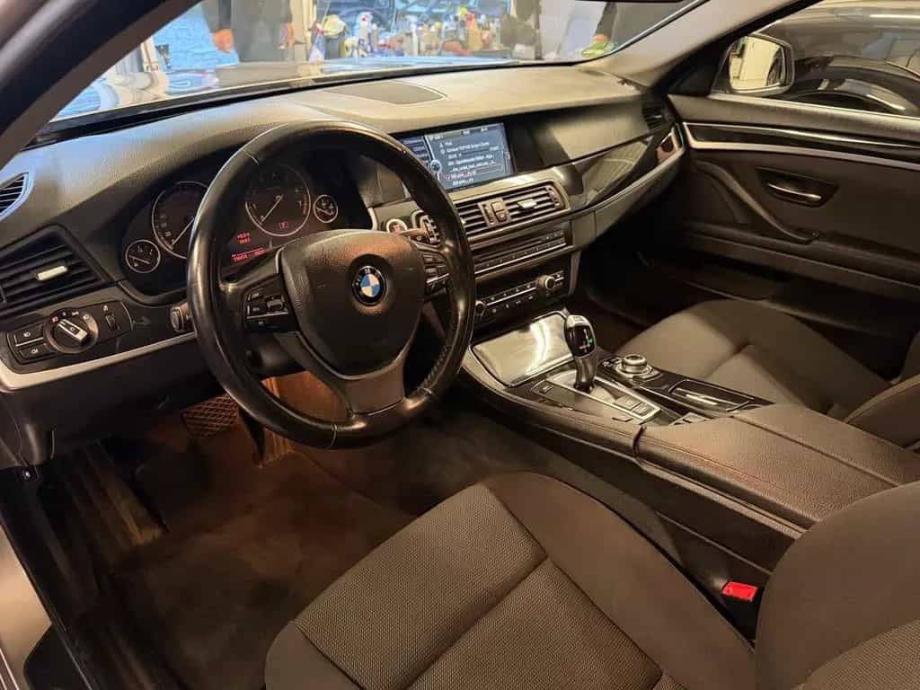BMW 5 Series 523 i Limousine Xenon Autom Gr.Navi 1Hand 07/2011-photo-30