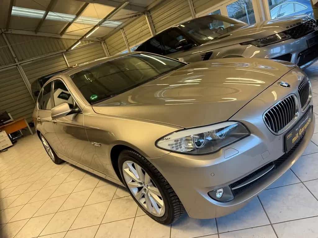 BMW 5 Series 523 i Limousine Xenon Autom Gr.Navi 1Hand 07/2011-photo-4