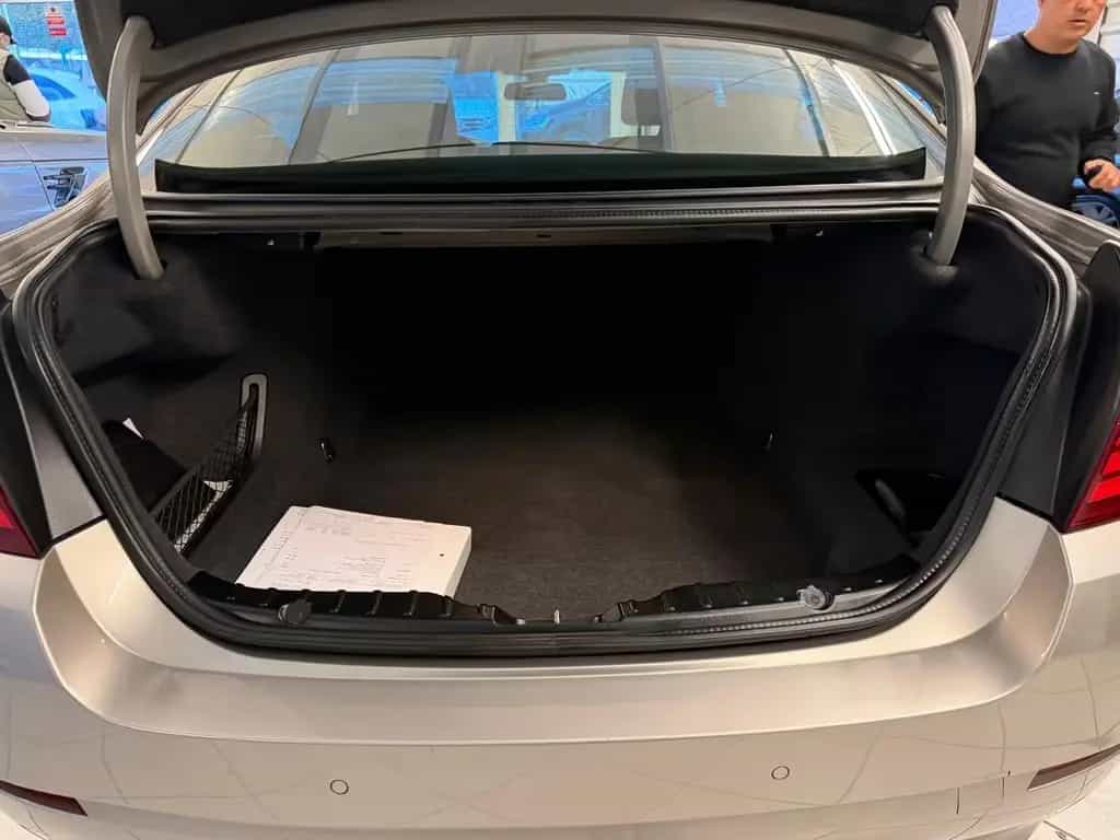 BMW 5 Series 523 i Limousine Xenon Autom Gr.Navi 1Hand 07/2011-photo-5