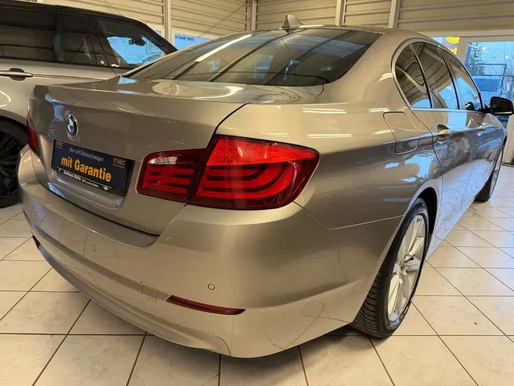BMW 5 Series 523 i Limousine Xenon Autom Gr.Navi 1Hand 07/2011-photo-9