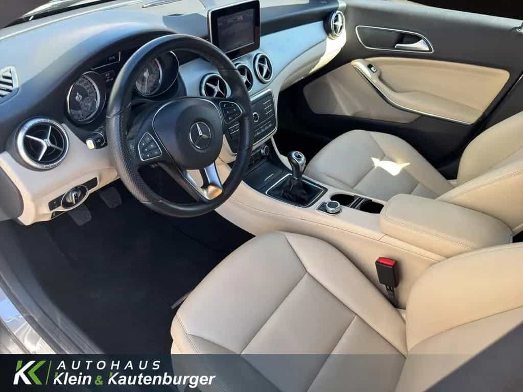 Mercedes-Benz CLA-Class 180 Urban +SPORTSITZE+SITZHEIZUNG+AMBIENTE 01/2015-photo-10