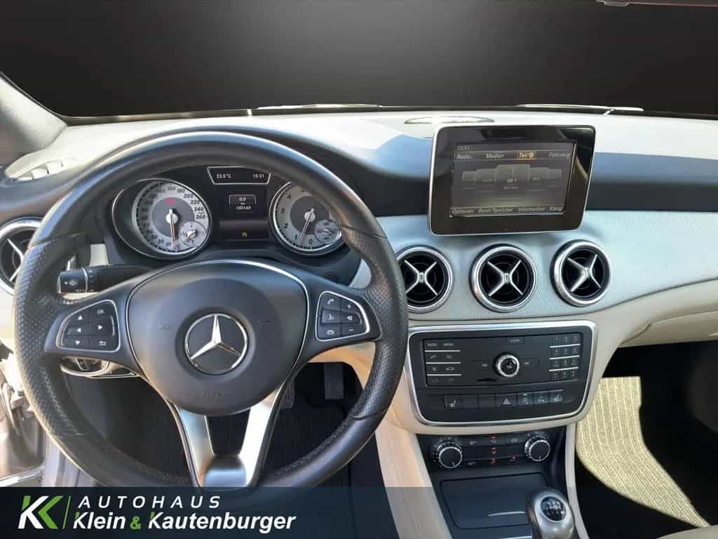Mercedes-Benz CLA-Class 180 Urban +SPORTSITZE+SITZHEIZUNG+AMBIENTE 01/2015-photo-14