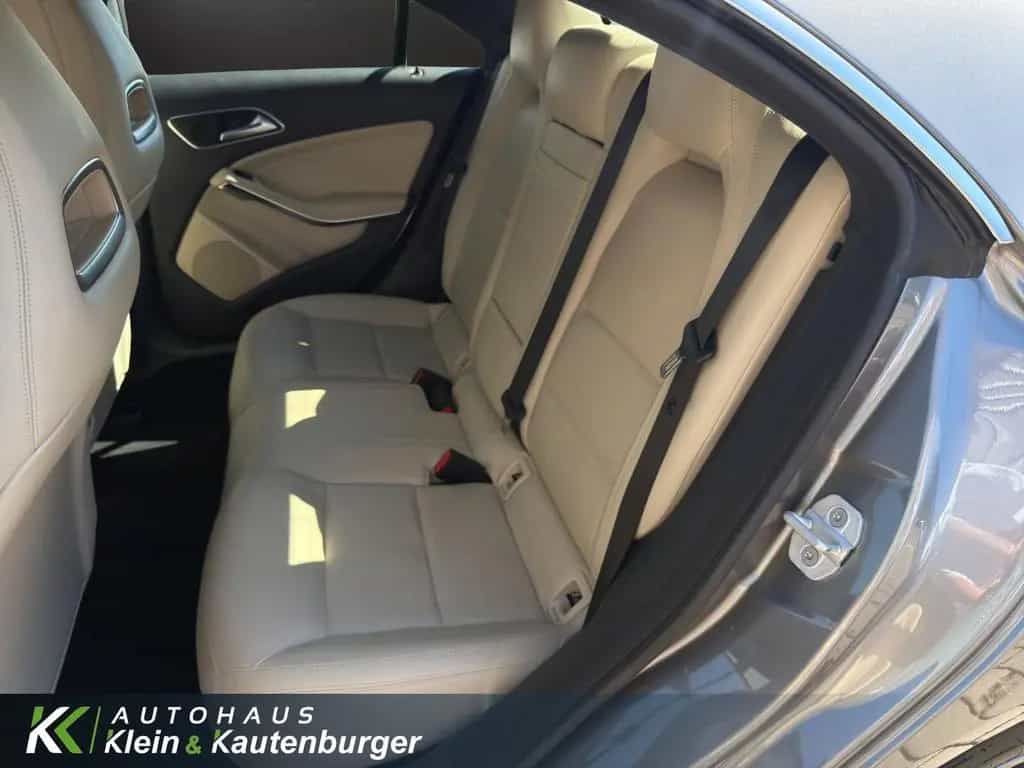 Mercedes-Benz CLA-Class 180 Urban +SPORTSITZE+SITZHEIZUNG+AMBIENTE 01/2015-photo-16