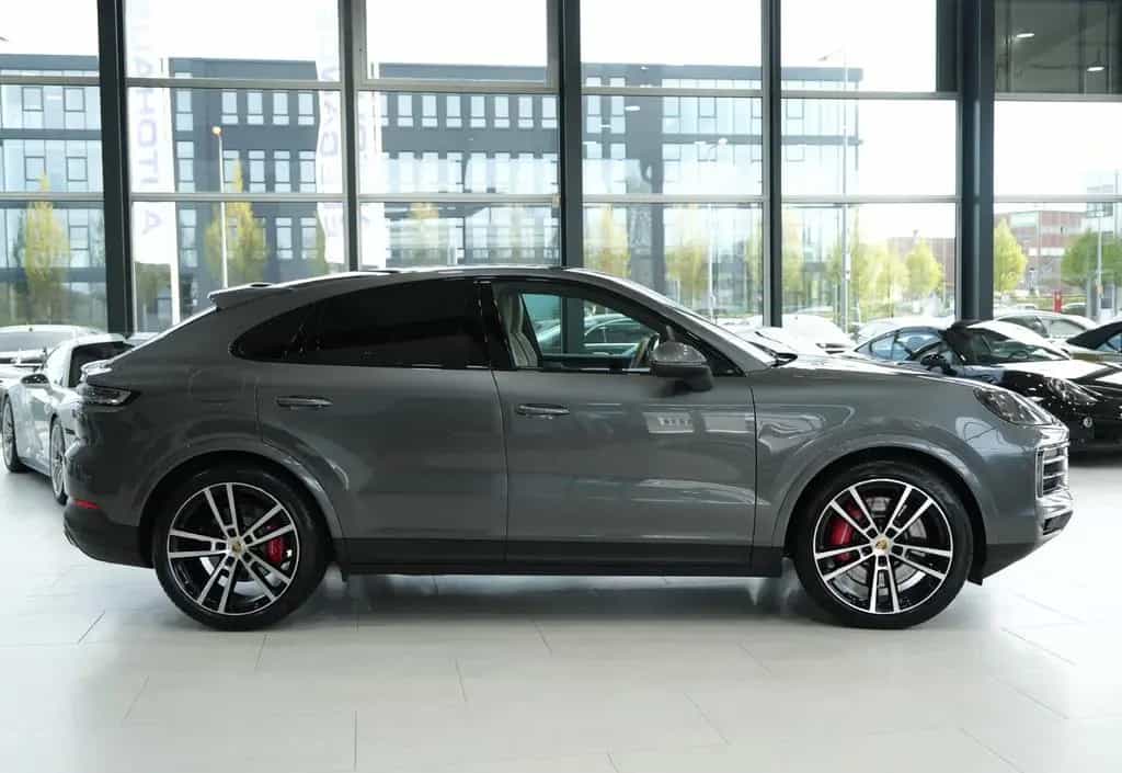 Porsche Cayenne S Coupe*CHRONO*SPORTABGAS*LUFTFED.*PANO* 08/2023-photo-4