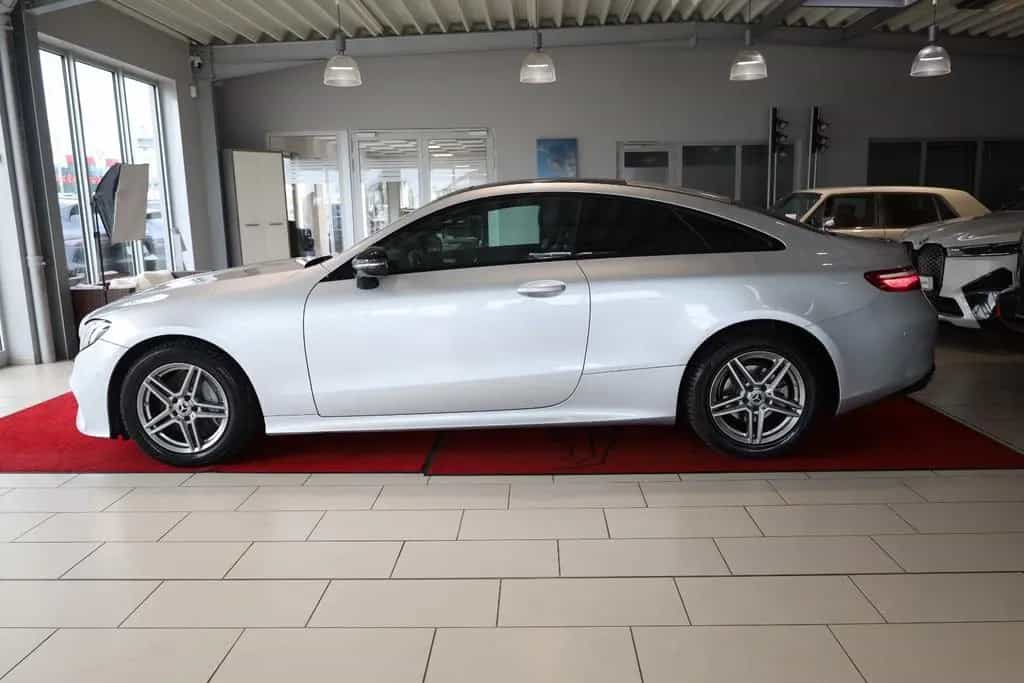 Mercedes-Benz E-Class 220 d 4Matic COUPÉ 4MATIC AMG-LINE *PANO/KAMER 04/2019-photo-1