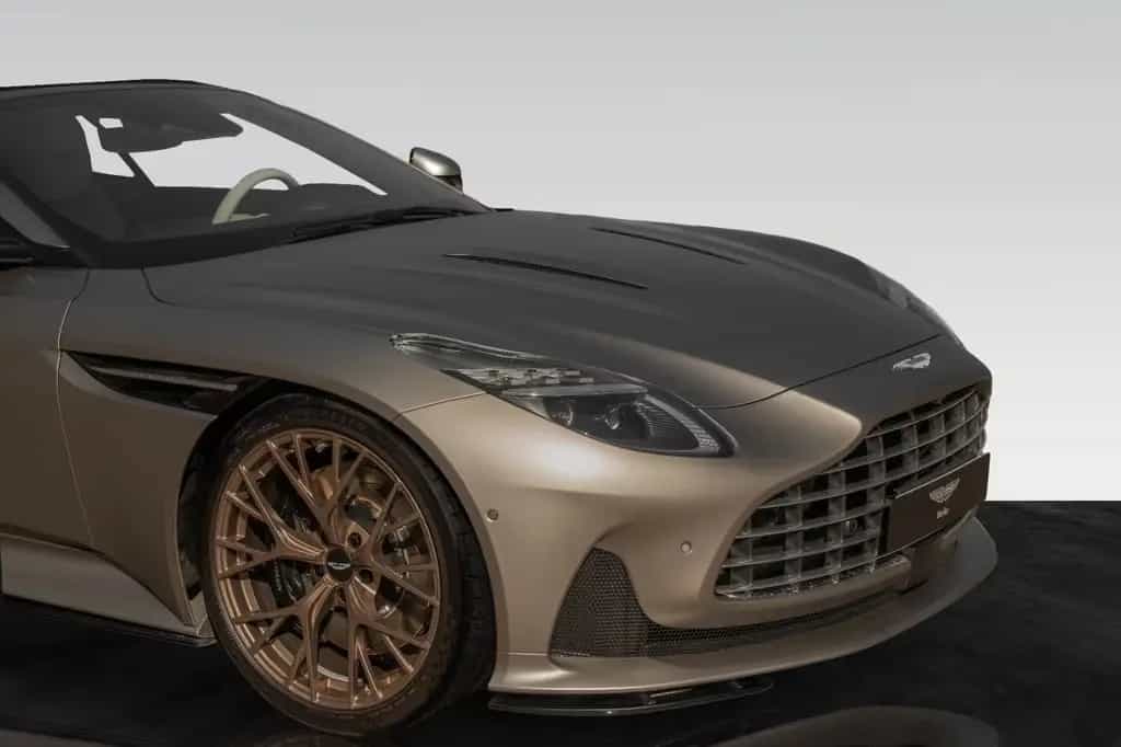 Aston Martin DB12 Volante | Black Pack | Bronze Rims 08/2024-photo-12