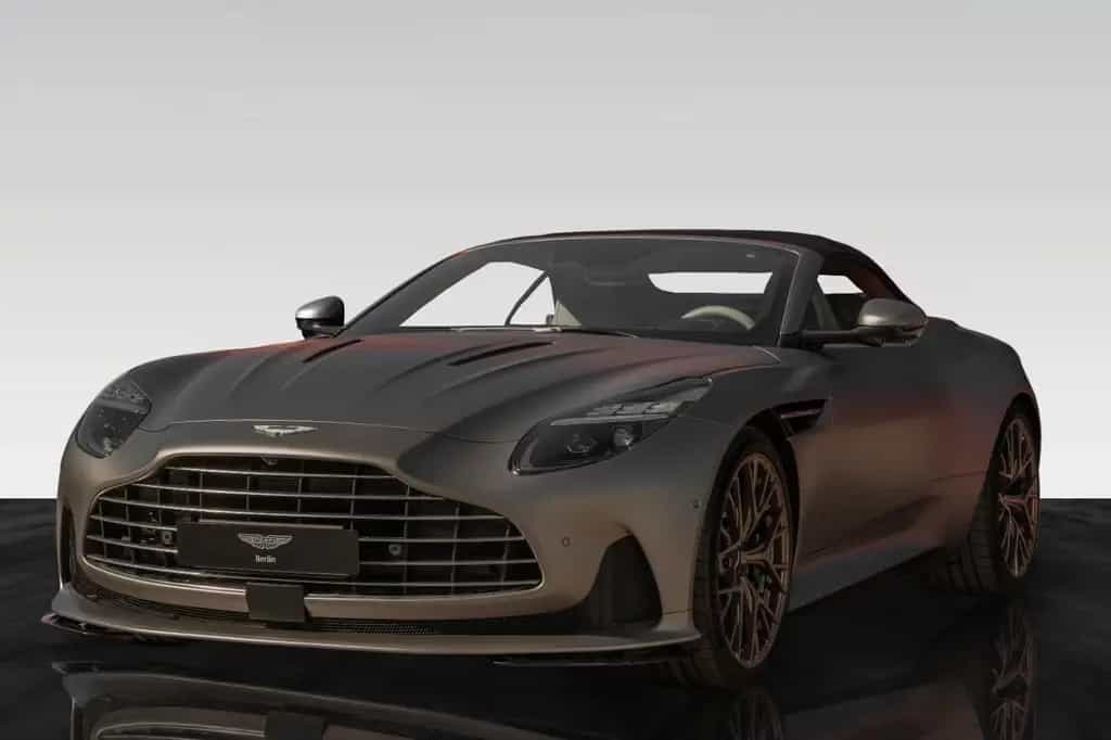 Aston Martin DB12 Volante | Black Pack | Bronze Rims 08/2024-photo-13