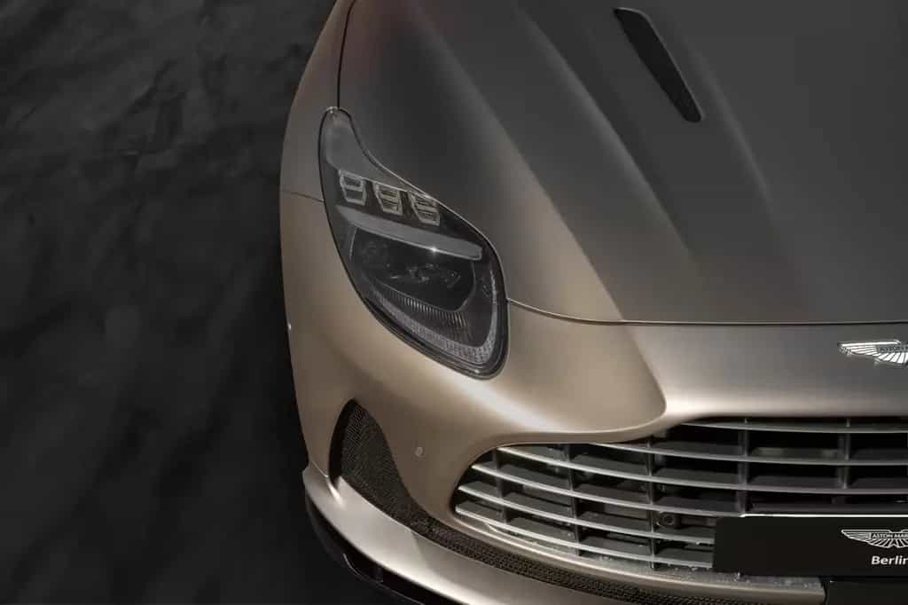 Aston Martin DB12 Volante | Black Pack | Bronze Rims 08/2024-photo-14