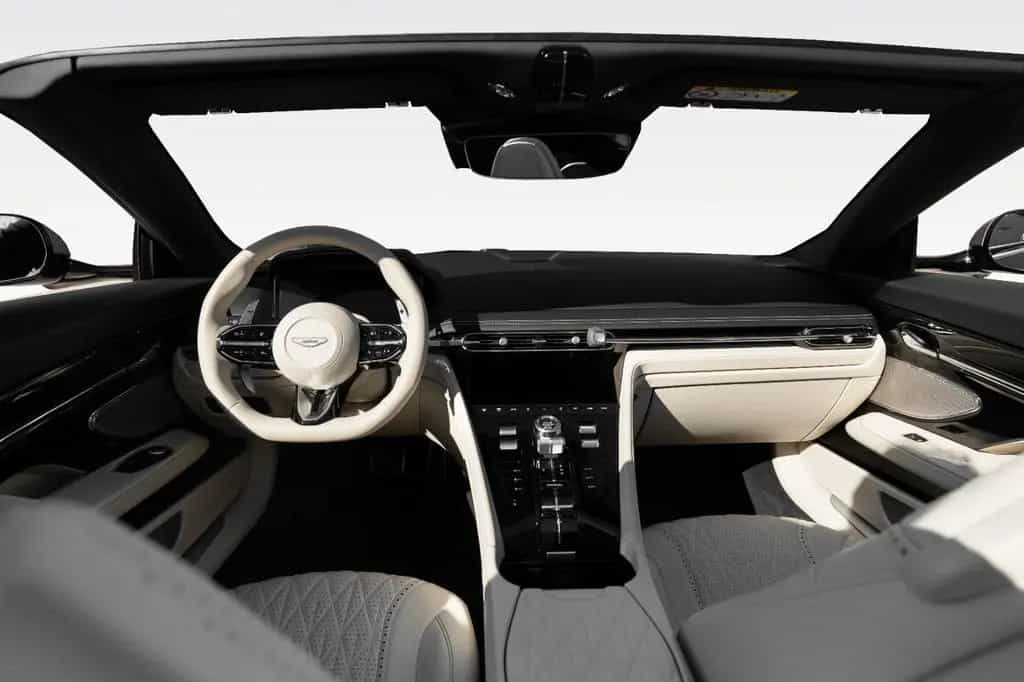 Aston Martin DB12 Volante | Black Pack | Bronze Rims 08/2024-photo-21