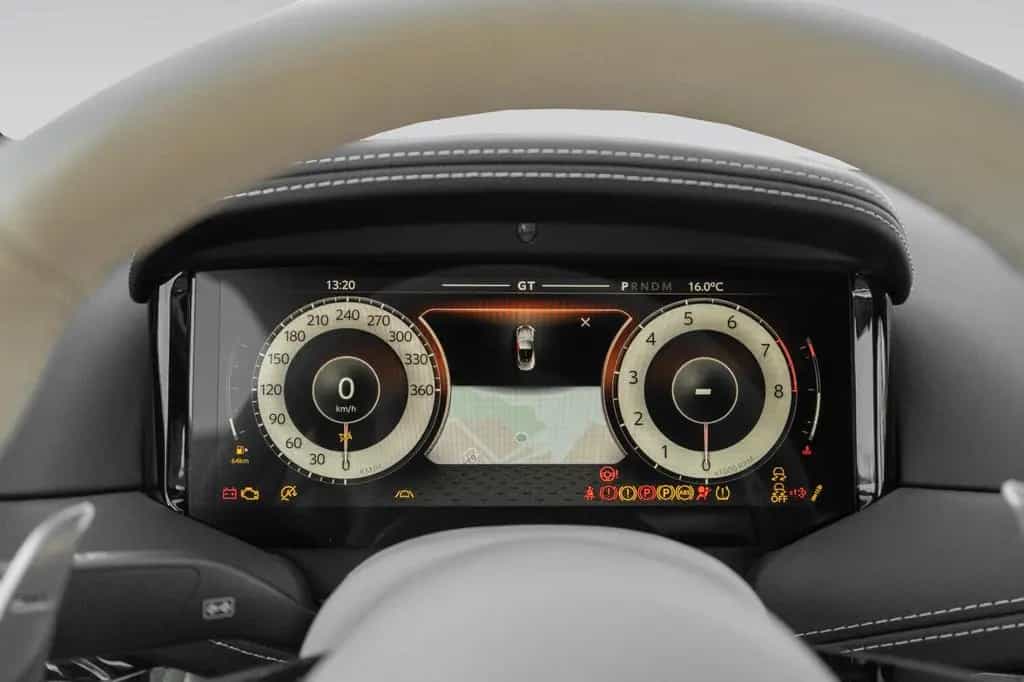 Aston Martin DB12 Volante | Black Pack | Bronze Rims 08/2024-photo-22