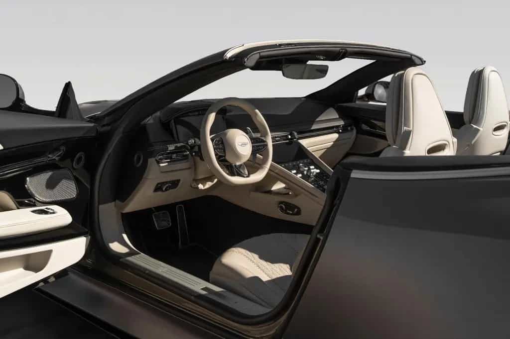 Aston Martin DB12 Volante | Black Pack | Bronze Rims 08/2024-photo-26