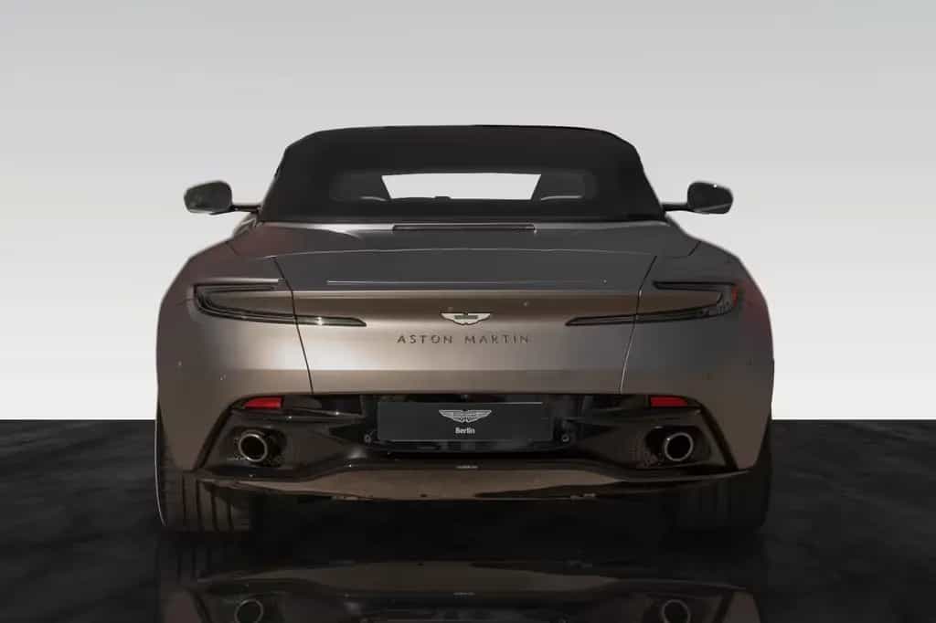 Aston Martin DB12 Volante | Black Pack | Bronze Rims 08/2024-photo-4