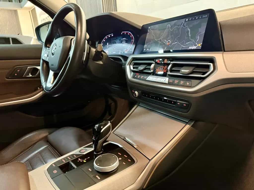 BMW 320 dxDrive*Leder*Navi*LED*Pano*AHK*1.Hand*MwSt* 06/2022-photo-35