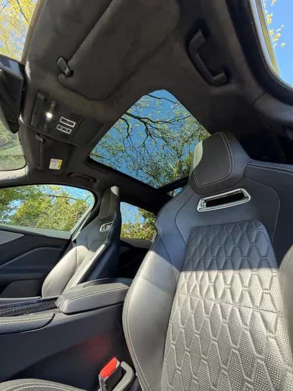 Jaguar F-Pace SVR V8 HUD PANO LEDER 22ZOLL AHK SCHALE 06/2019-photo-10