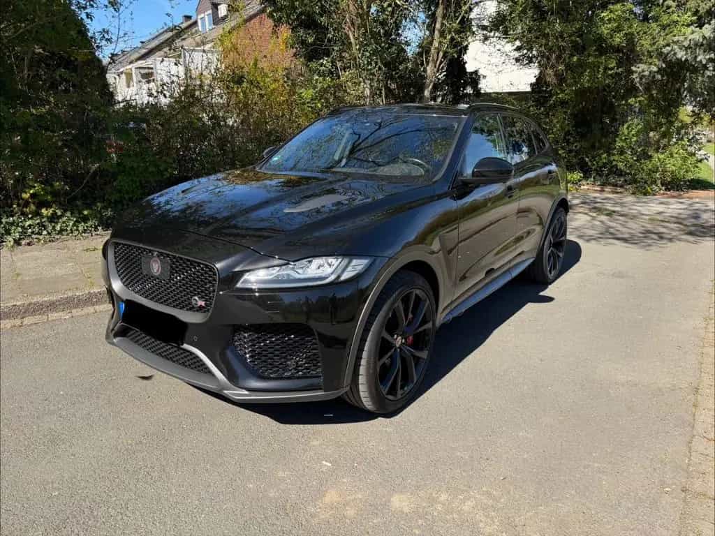 Jaguar F-Pace SVR V8 HUD PANO LEDER 22ZOLL AHK SCHALE 06/2019-photo-2